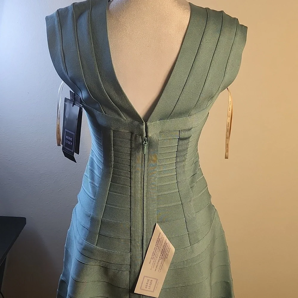 HERVE LEGER "Noma" A-line dress in cascade blue. NWT size medium - Picture 4 of 11